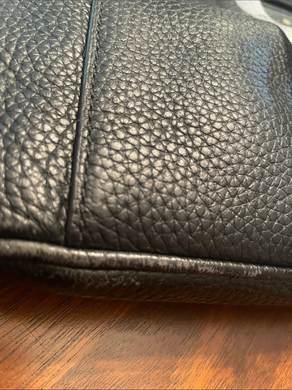 kate spade Black Pebbled Leather convertible Shoulder/Crossbody Bag C65